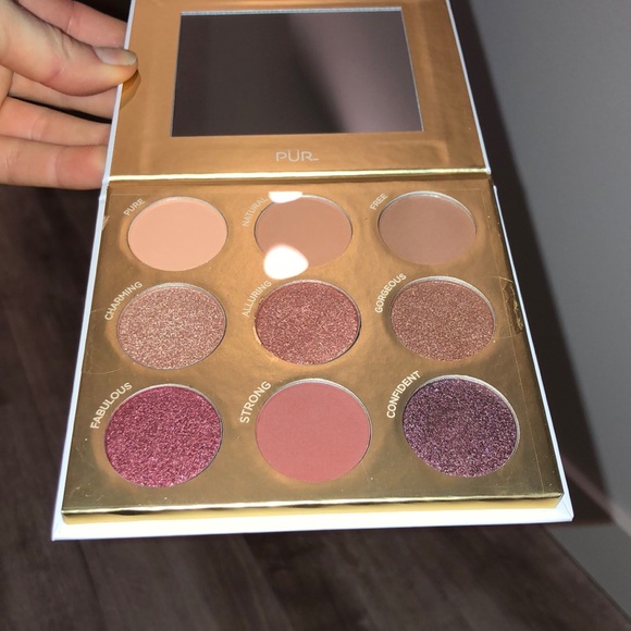 Pur Eyeshadow Pallet - Picture 4 of 5